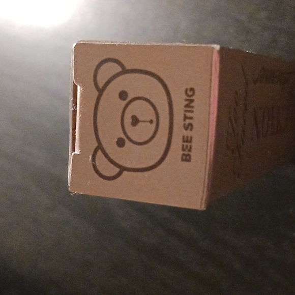 Too Faced Limited edition lip injection extreme bee sting edition. - Picture 4 of 6